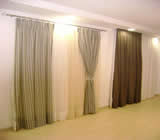 Cortinas e Persianas em Lins